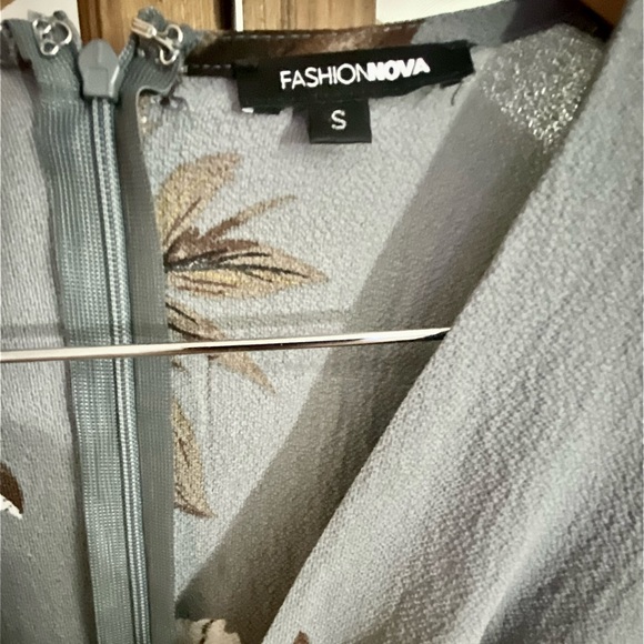 ROMPER❤️ Fashion Nova Romper! Floral Romper! - Picture 3 of 4